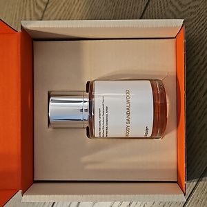 Dossier Woody Sandalwood
